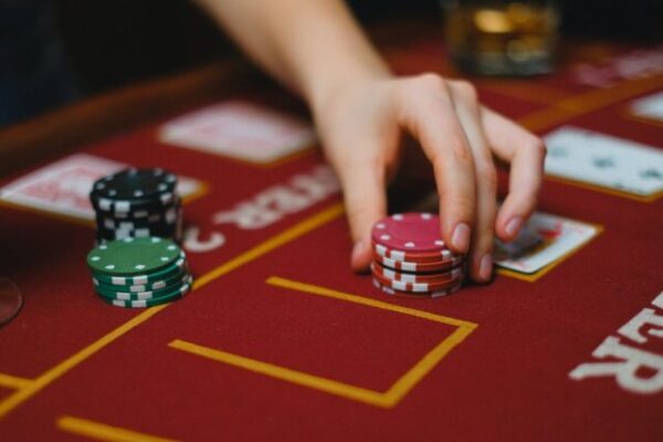 How to Play Baccarat at the Casino to Win Big